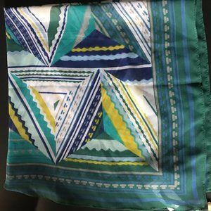 NWT Halogen Triangle Print Scarf